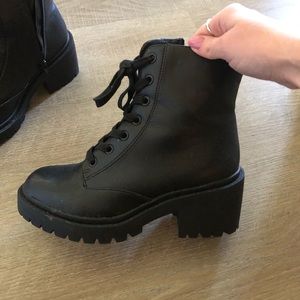 Target combat boots